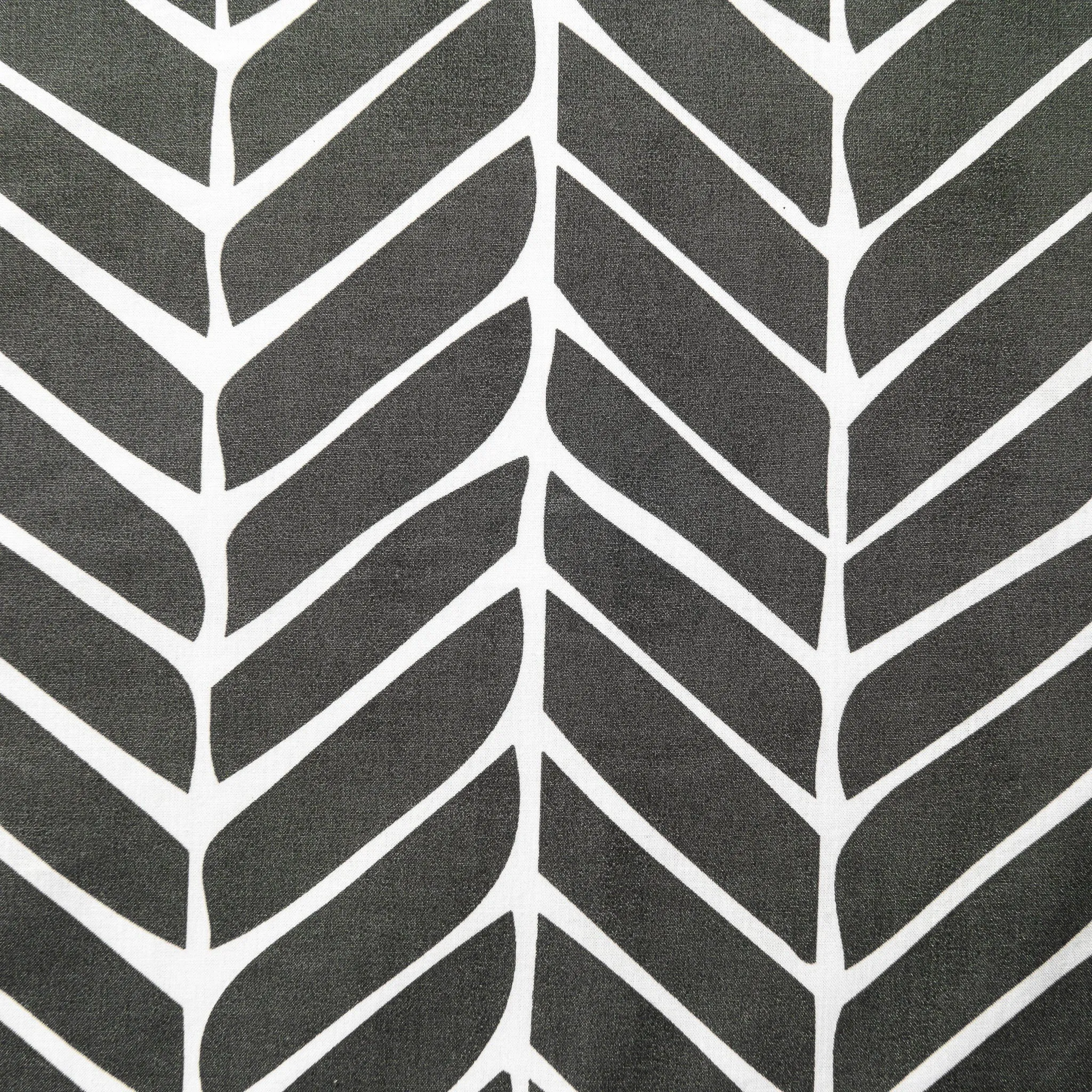 Crib bed skirt - Chevron