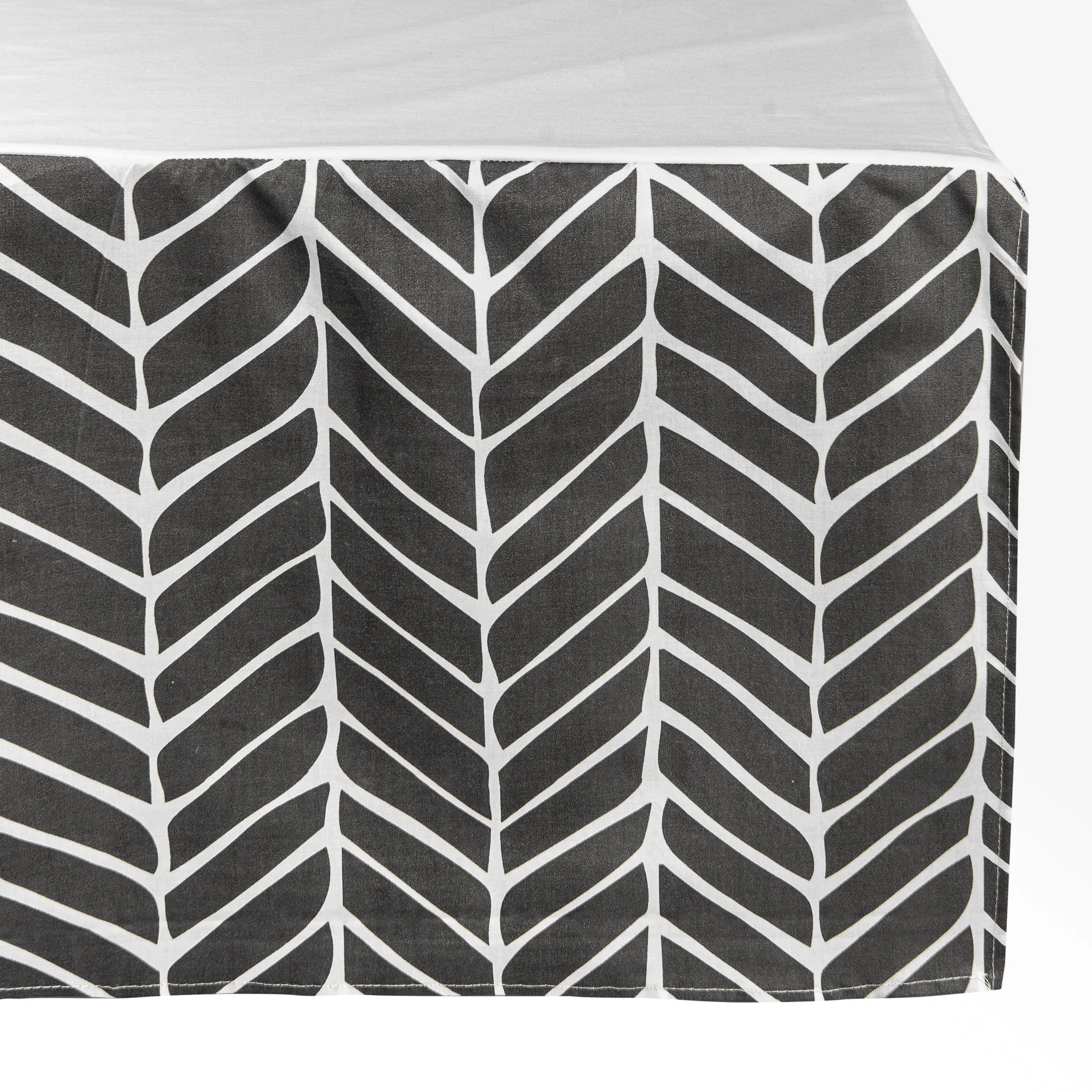 Crib bed skirt - Chevron