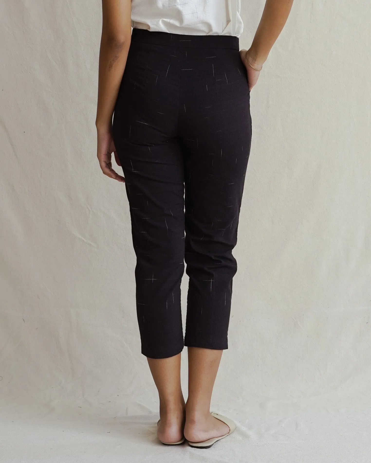 PAGISENJA - Fitted Pants